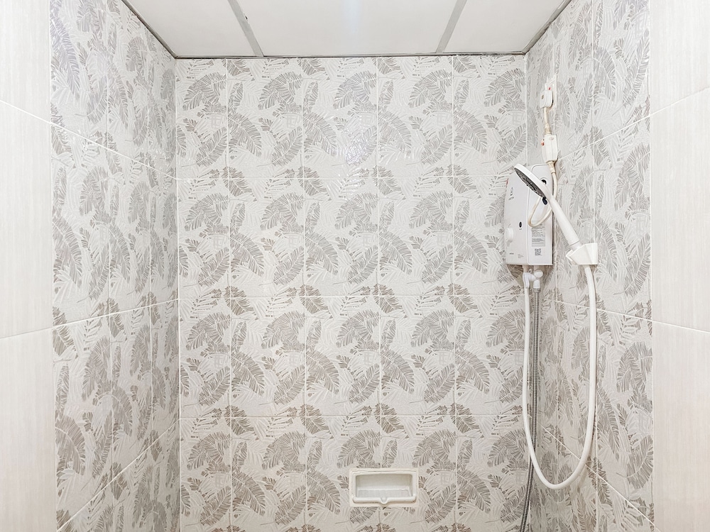 Homey And Modern 2Br At Marina Ancol Apartment