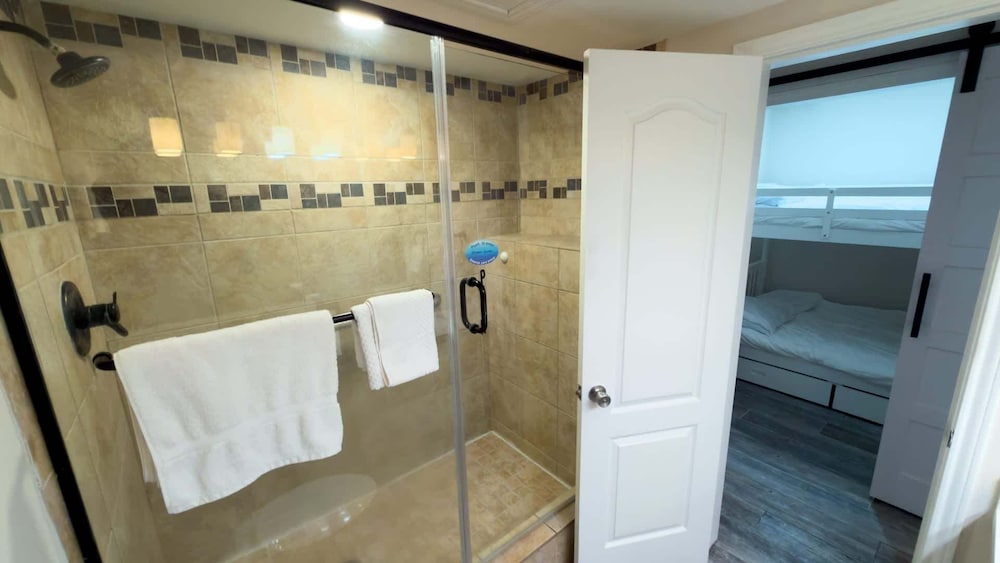 Penthouse Beachfront Views Renovated 4 Bedroom Condo