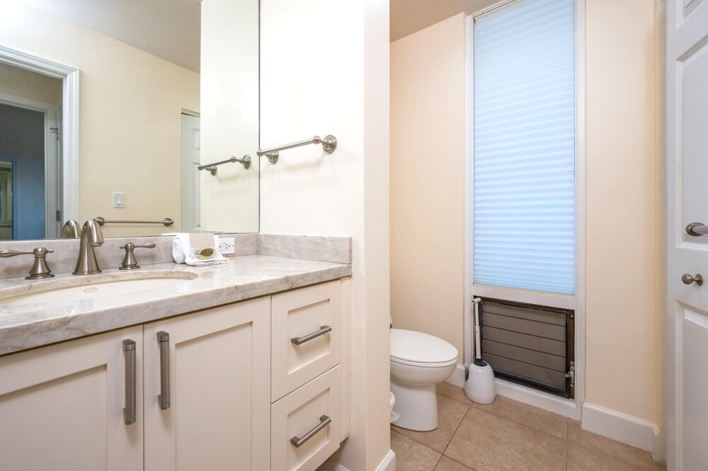 Kapalua Bay Villas 2 Free Rental Cars KBM Resorts Large Master Suite 2 Units, 3 Bedrooms Ml-1528