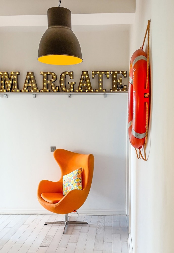 Seaview Apt Turner Contemporary Margate By Adliv