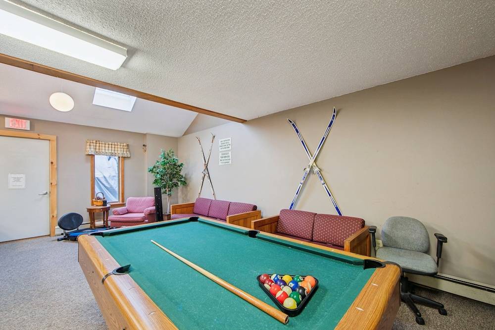 Peaceful Valley 72i - A Cozy Mountain Retreat 2 Bedroom Townhouse by The Summit at Gore Mountain