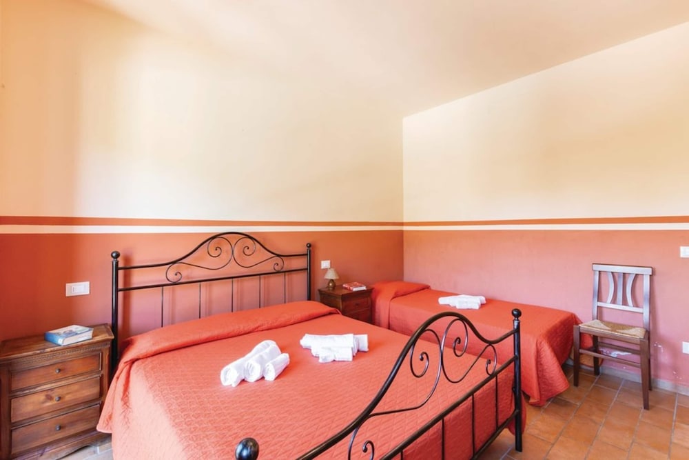 Apartment in Marche Near Urbino and Pool