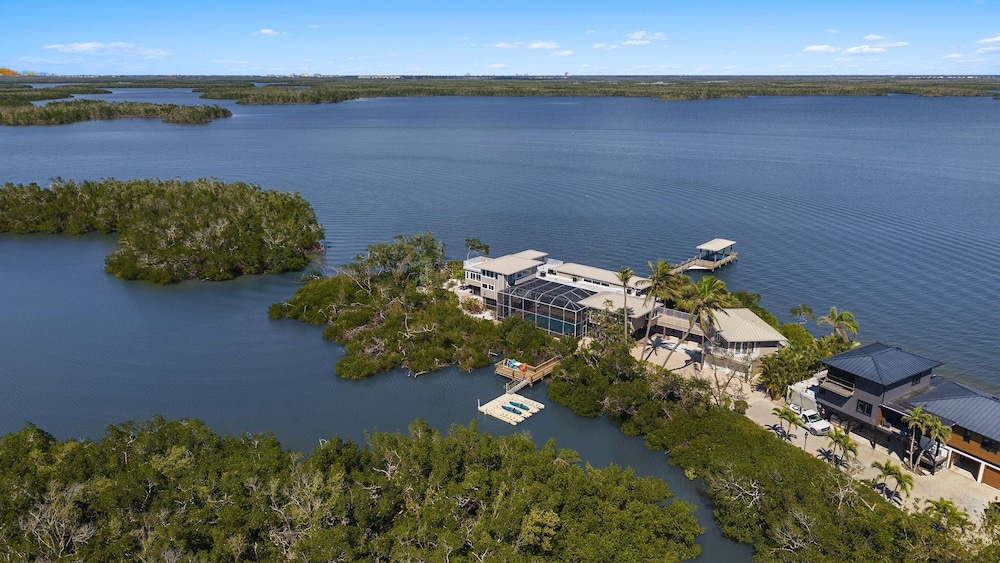 21381 Widgeon Point 6 Bedroom Estate
