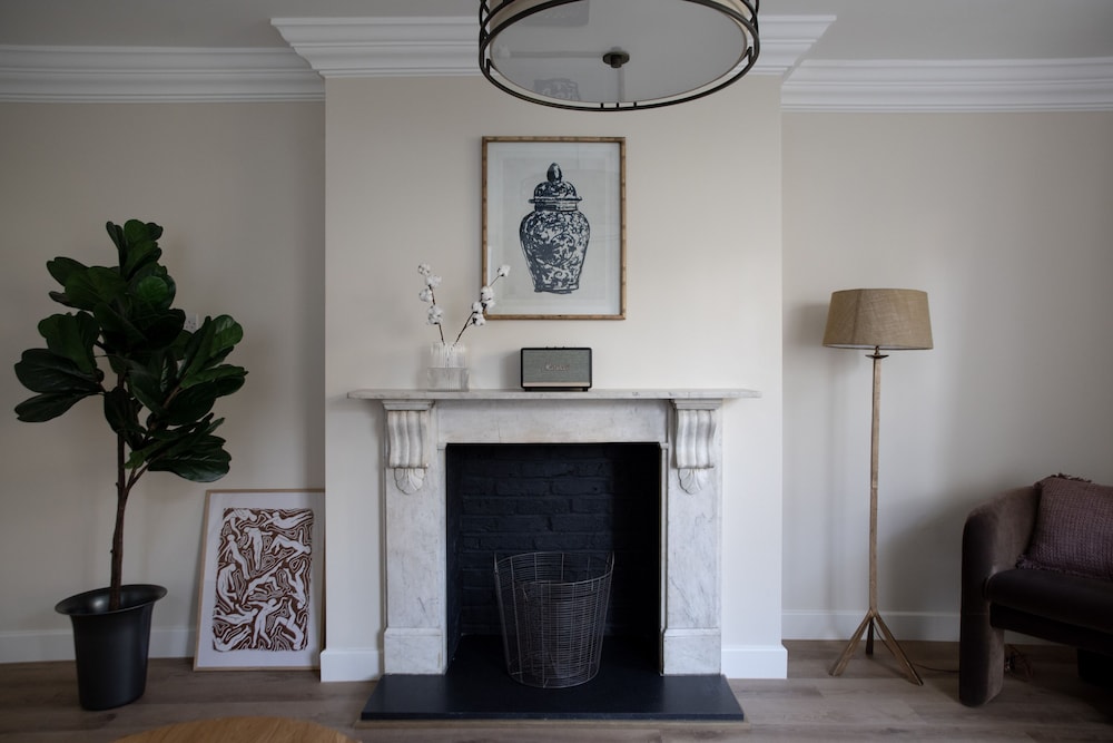Gulaid House Knightsbridge by Bob W London
