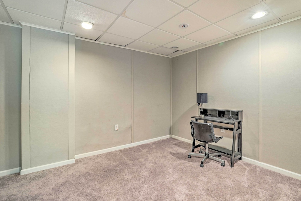 Norcross Townhome ~ 18 Mi to Dtwn Atlanta!