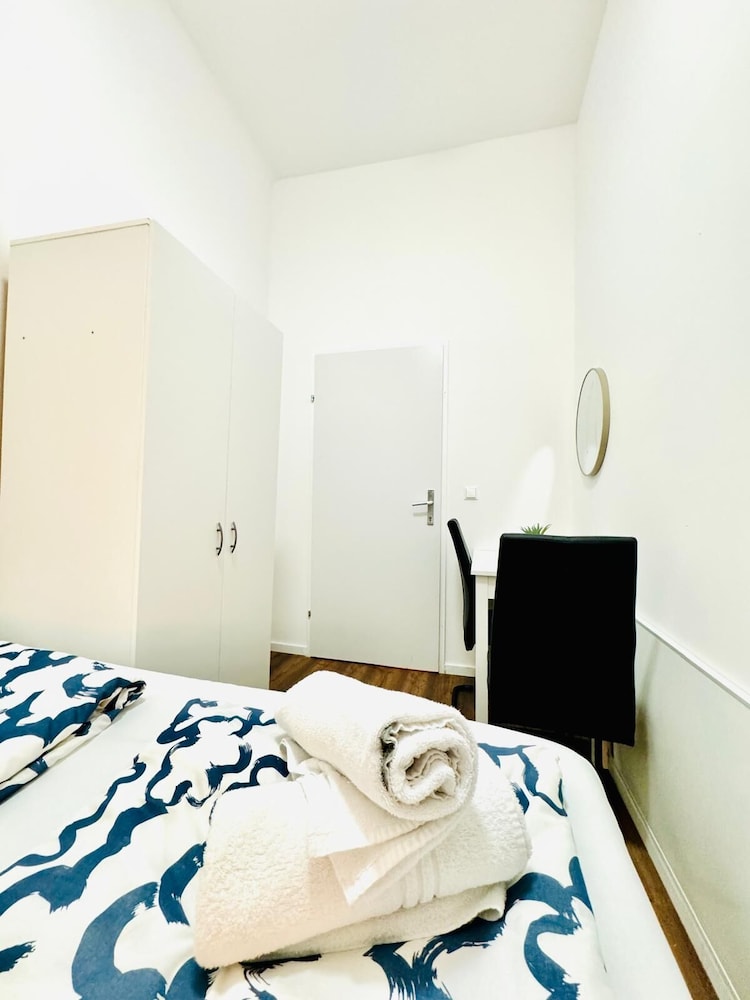 Affordable 5BR Apt Near Atzgersdorf