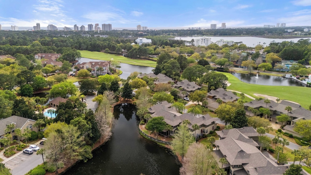 Serene Pondfront Stay w/ View, Pool Access, & Walk to Baytowne Wharf