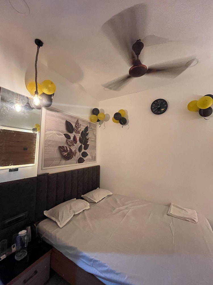 Mahaveer Lodge