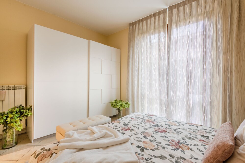 Casa Ambra in Lucca With 1 Bedrooms and 1 Bathrooms