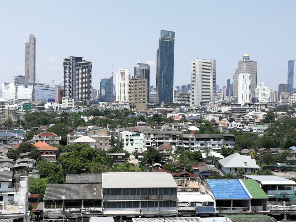 BKK 2 BR apt Near Sathon Iconsiam Firework View