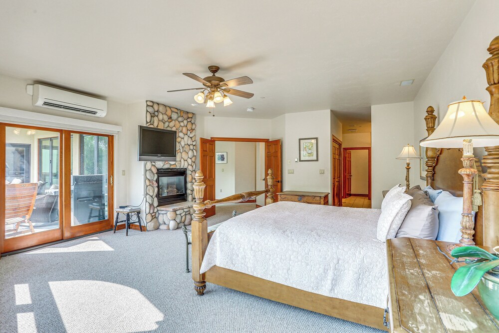 Expansive Edwards Condo on Main Street w/ Views! view 5