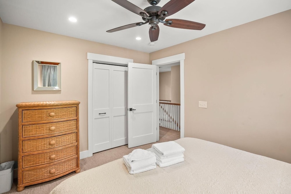 Beautiful 3 Bedroom, 2.5 Bath Home on the North Side of the Island