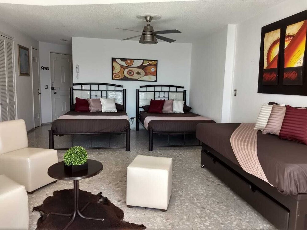 Select Suite Acapulco Twin Towers