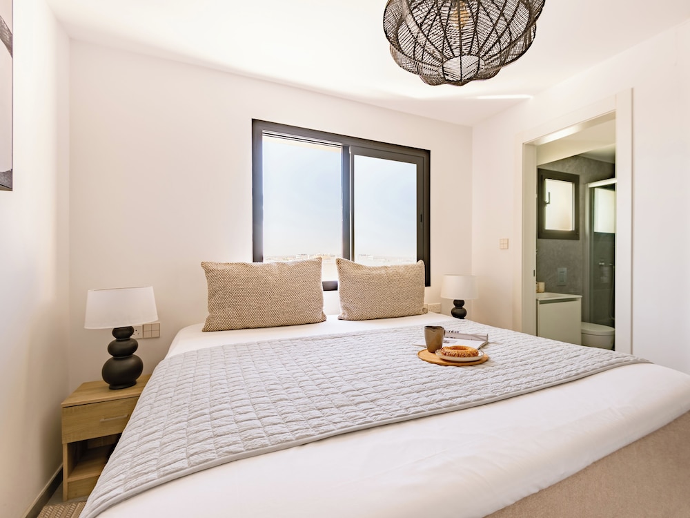 Sanders Crystal 2 Limassol
