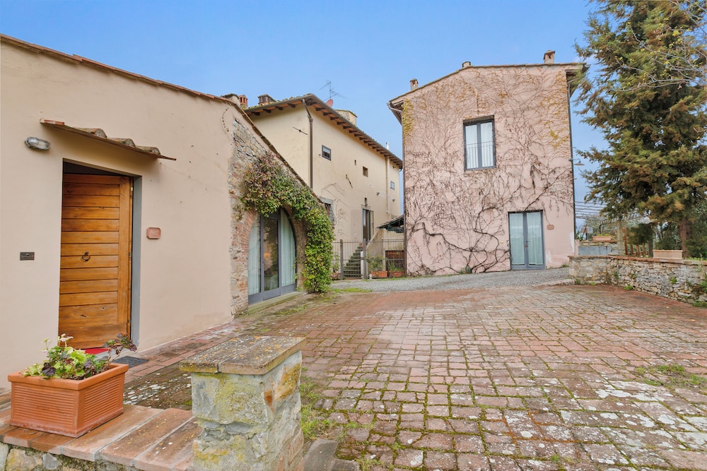 Relaxing Tuscan Country Near Florence
