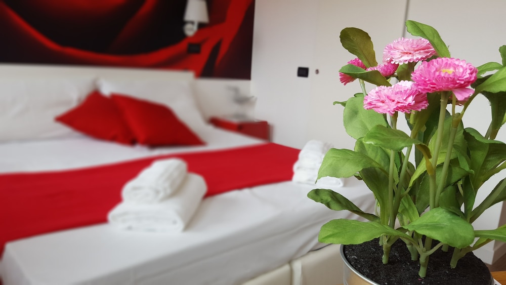 Lake Garda Hostel