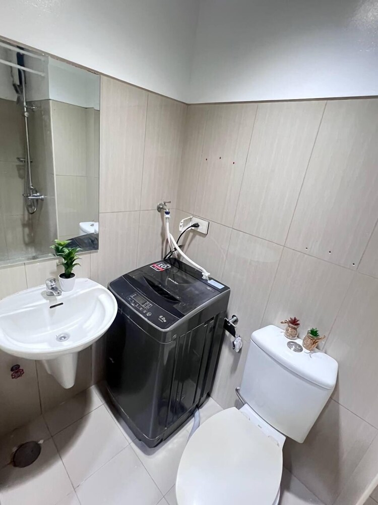1 BR Shell Residences Facing amenities