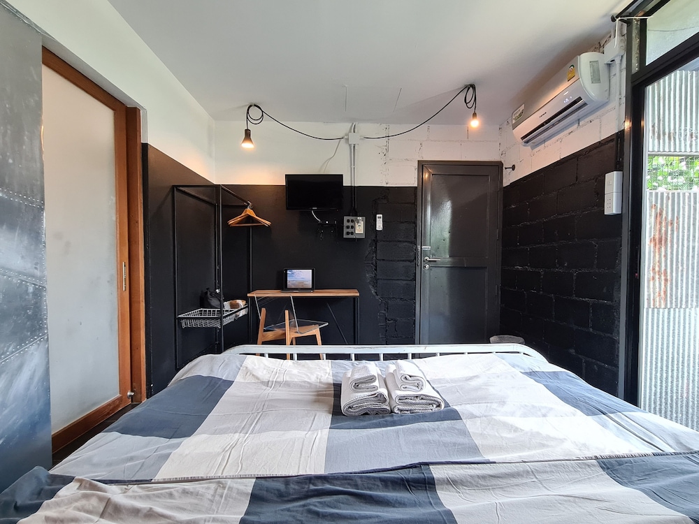 Hand Hotel