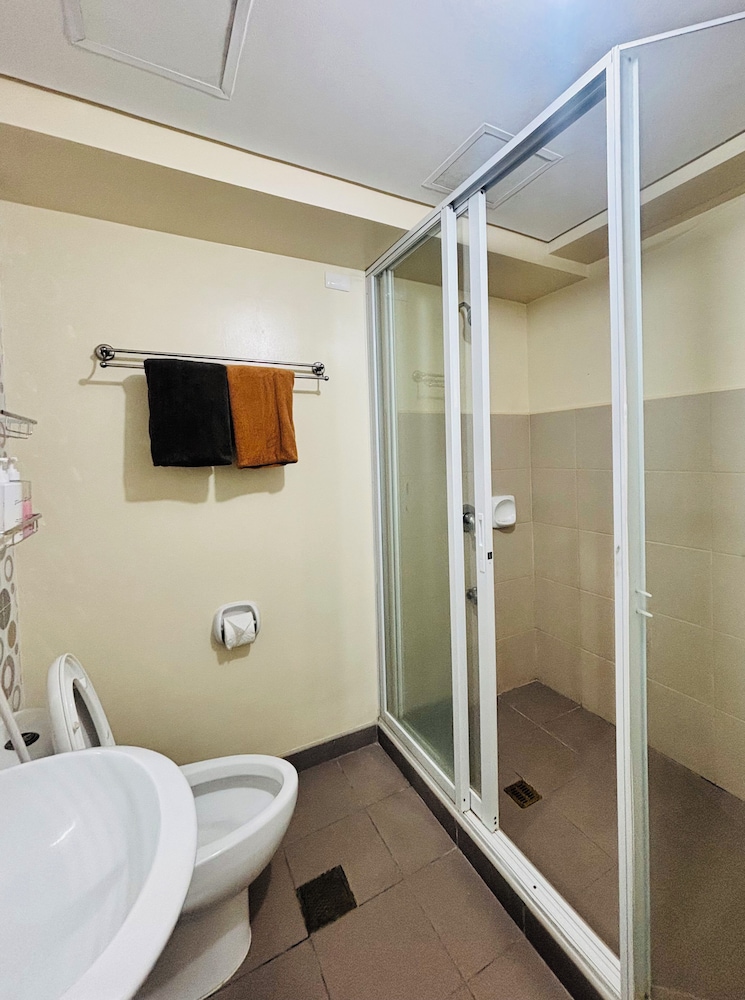 Charming Iloilo City Condo for Rent - Entire House