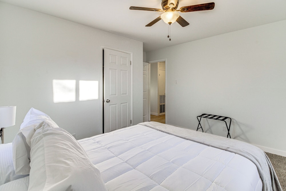 Cozy Home w/ Grill & Games in Albuquerque!