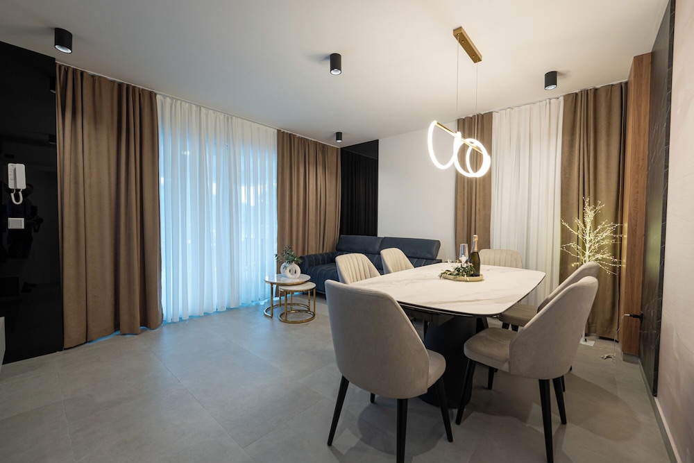 Break penthouse -three bedroom apartment