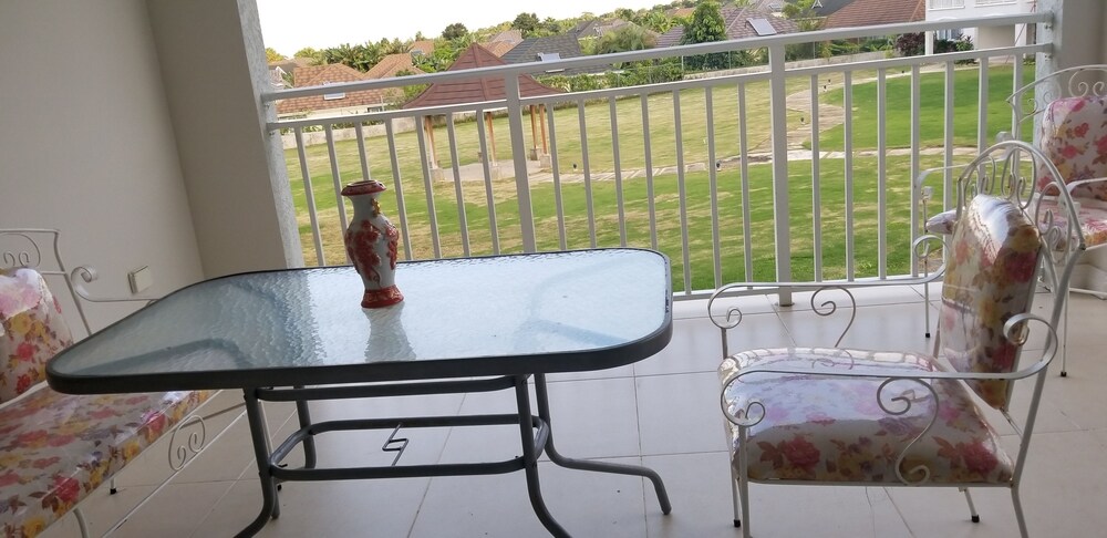 Oceanic View Apartment at Fern Court, photo 14