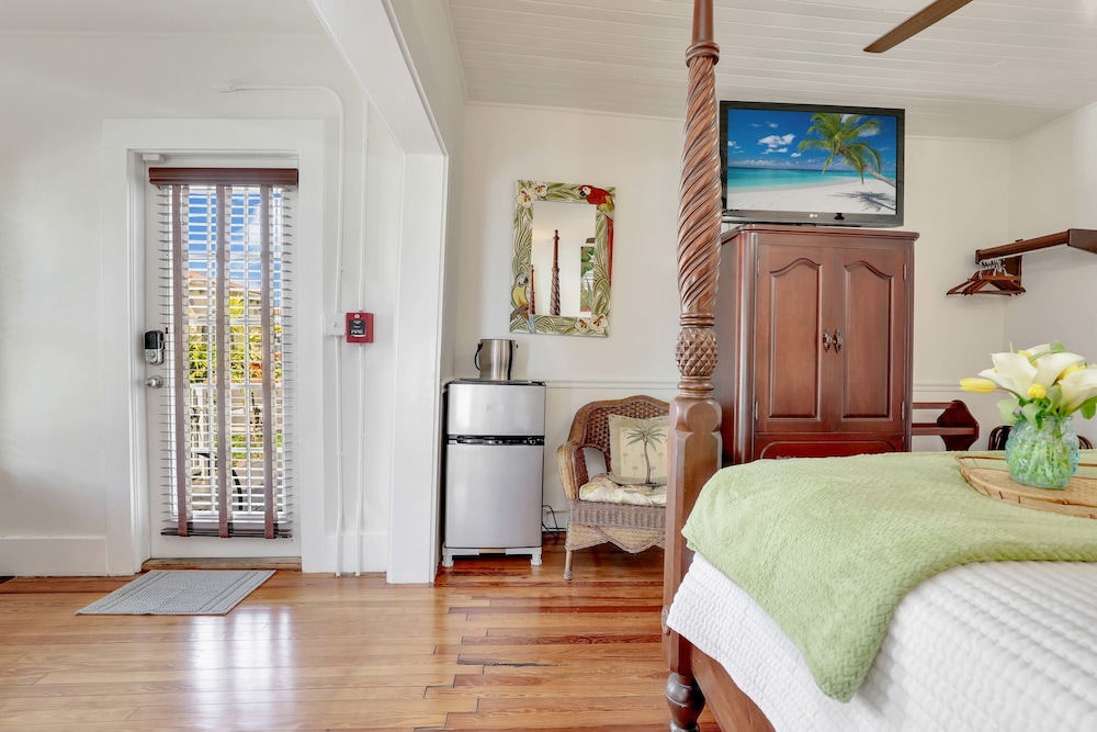 Hibiscus House Bed Breakfast Inn Parrot Room