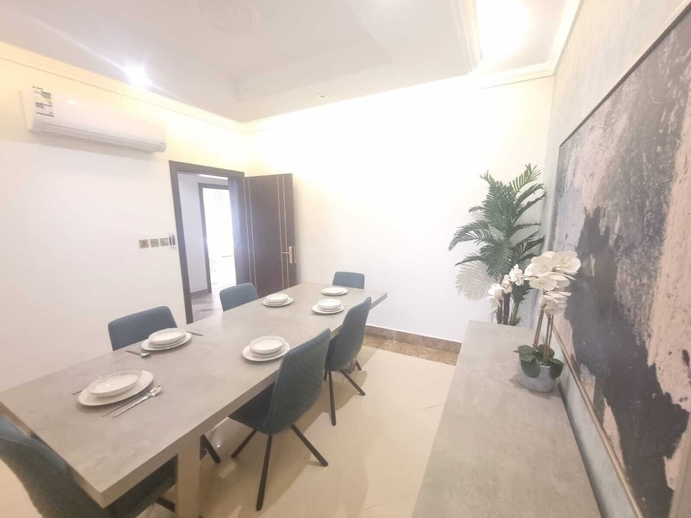 Hometel Khozama Jed