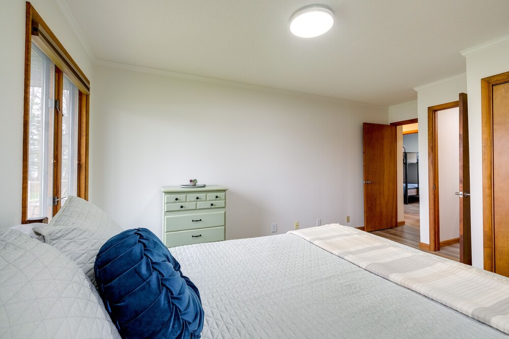 Cadillac Vacations - Cadillac Vacation Rental w/ Dock on Lake Mitchell! - Property Image 2