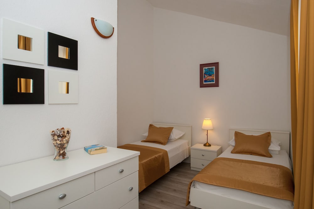 Ratac Apartments