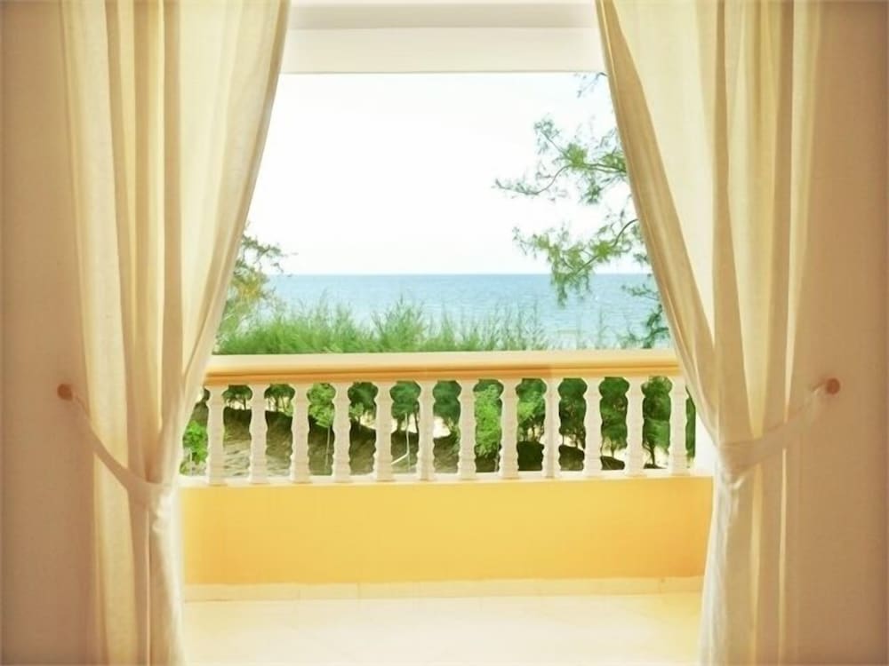River Ray Estates