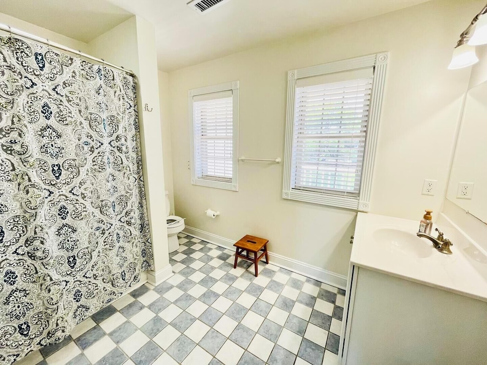 Wilmington Avenue 20B