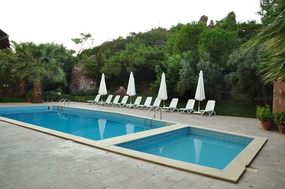 Palm Court Suites - Image 21