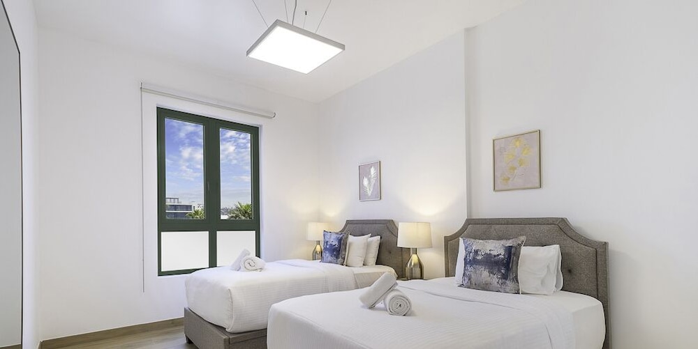 LUX The Elegant Sea View Suite
