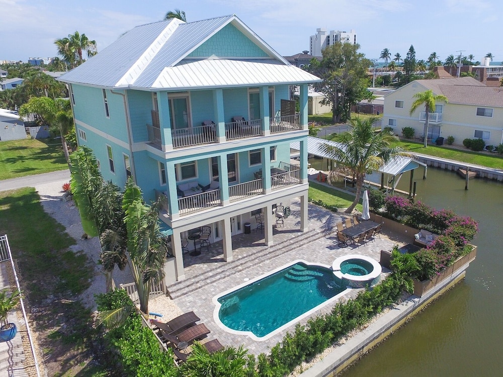 135 Island Escape: 5br Home W/ Pool And Spa! 5 Bedroom Home