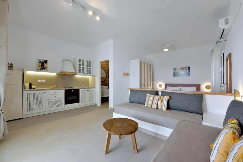 GIOURGAS STUDIOS & APARTMENTS