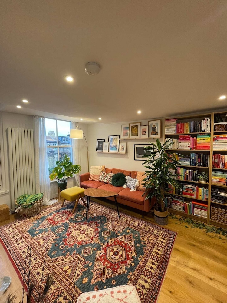 Vibrant & Beautifully Decorated 1BD Flat Brixton!