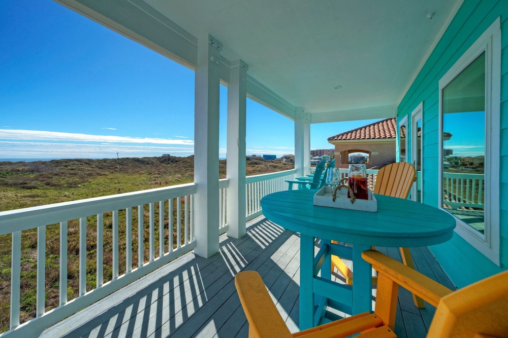 Coastal Soiree Ocean Views Game Room Steps From Port Aransas Beaches
