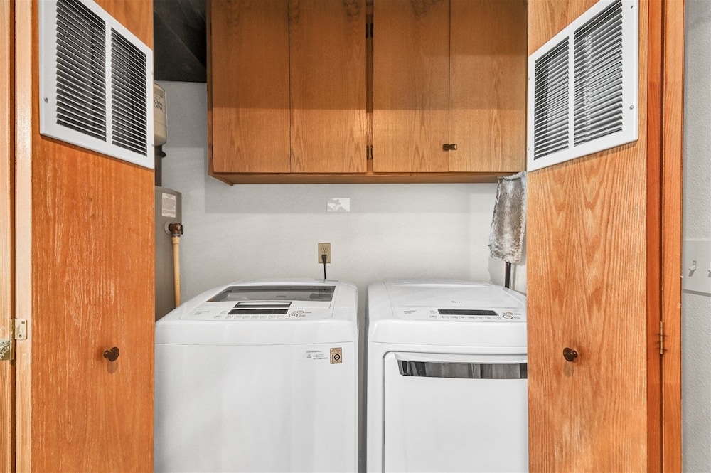 Otter 8 3 Bedroom Home