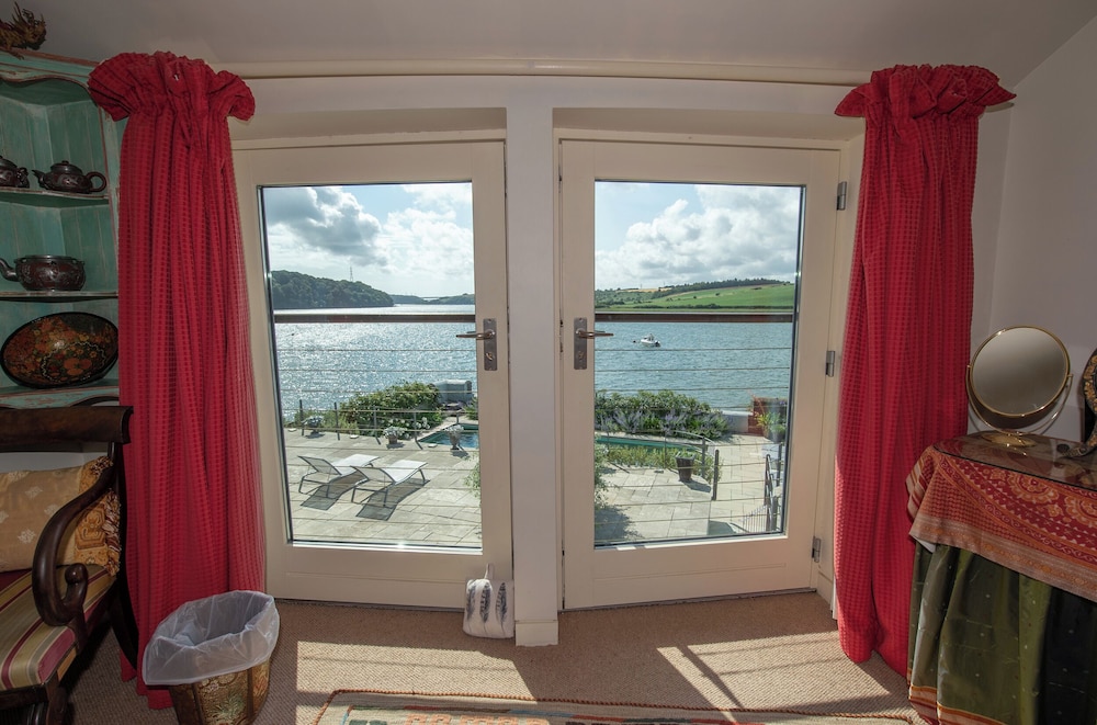 Curlew House