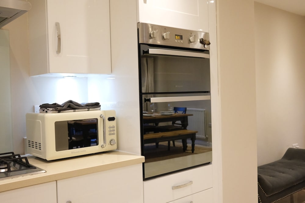 Bicester Villa-6bed-sleeps 14
