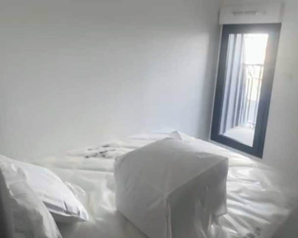 Elegant Appt - 3bdr/8p - Near Paris & La Defense