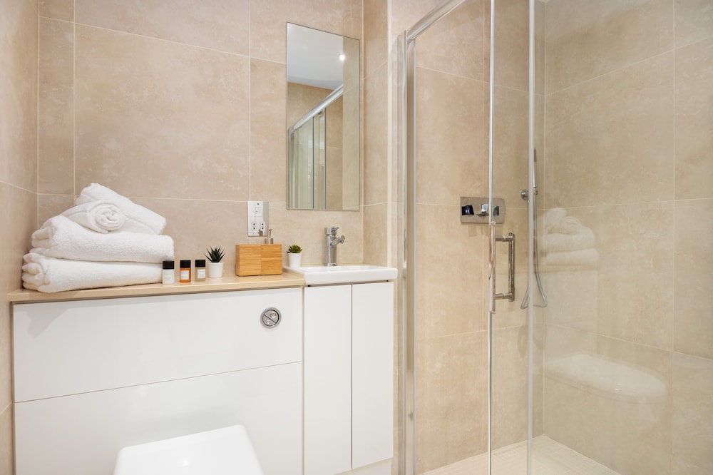One Bed Serviced Apt near Holborn in Chancery Lane