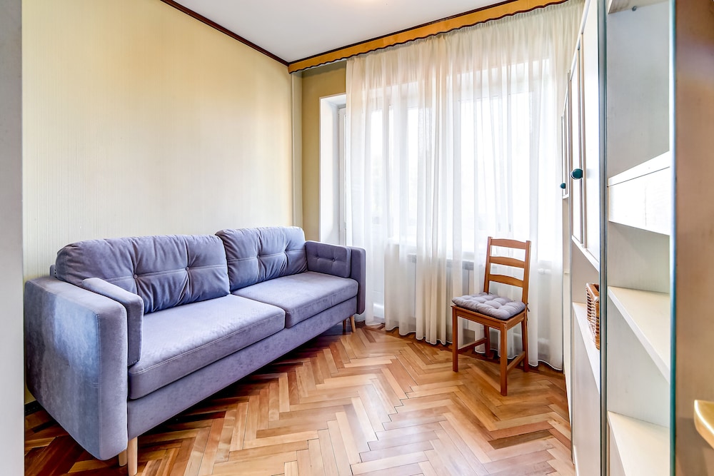 Home4day 2bedroom flat by Aurora cruiser view 5