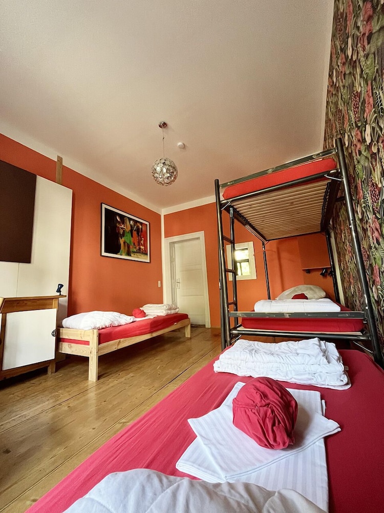 Homeplanet Hostel
