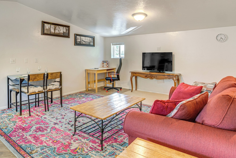 1 Mi to Tennyson St Shops & Eats: Laid-back Apt