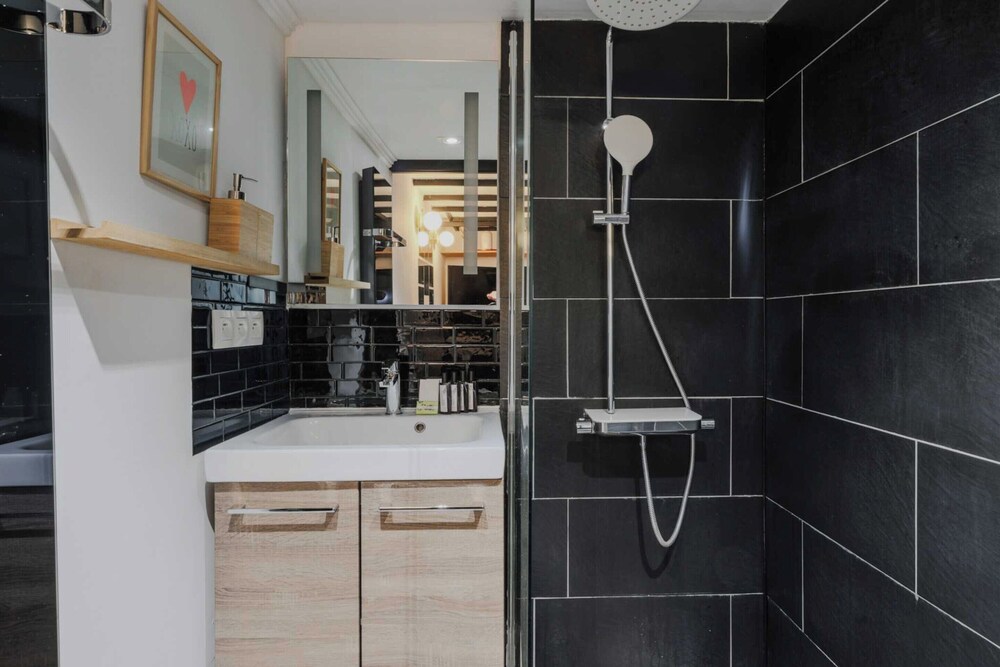 Comfortable Duplex in the Heart of Paris!