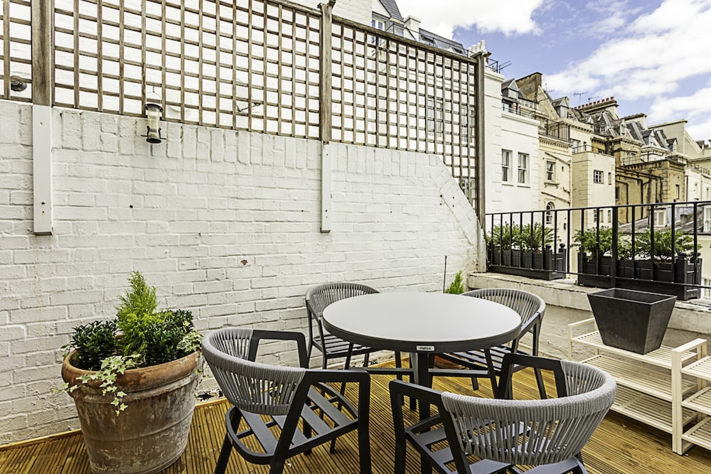 outdoor bbq area