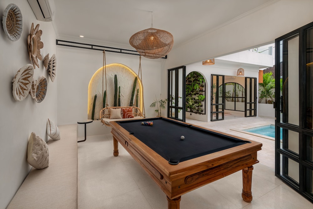 Casa Amor by GORO