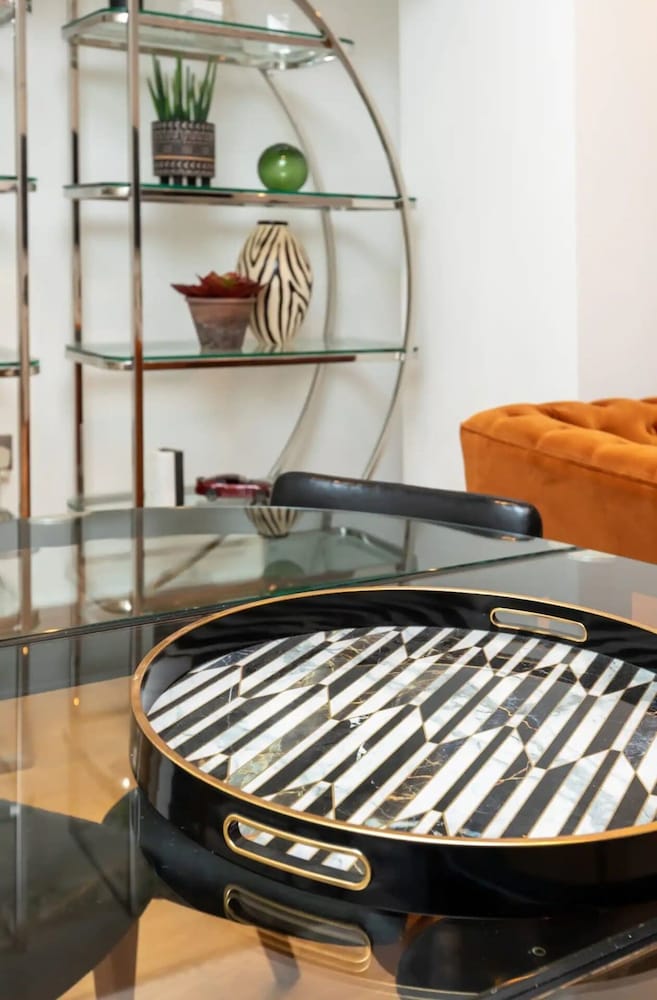 Luxurious 2 Bedroon Flat in the Heart of London